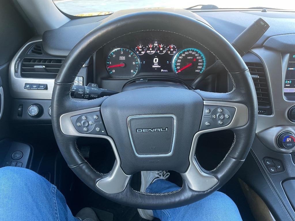 2017 GMC Yukon Denali photo