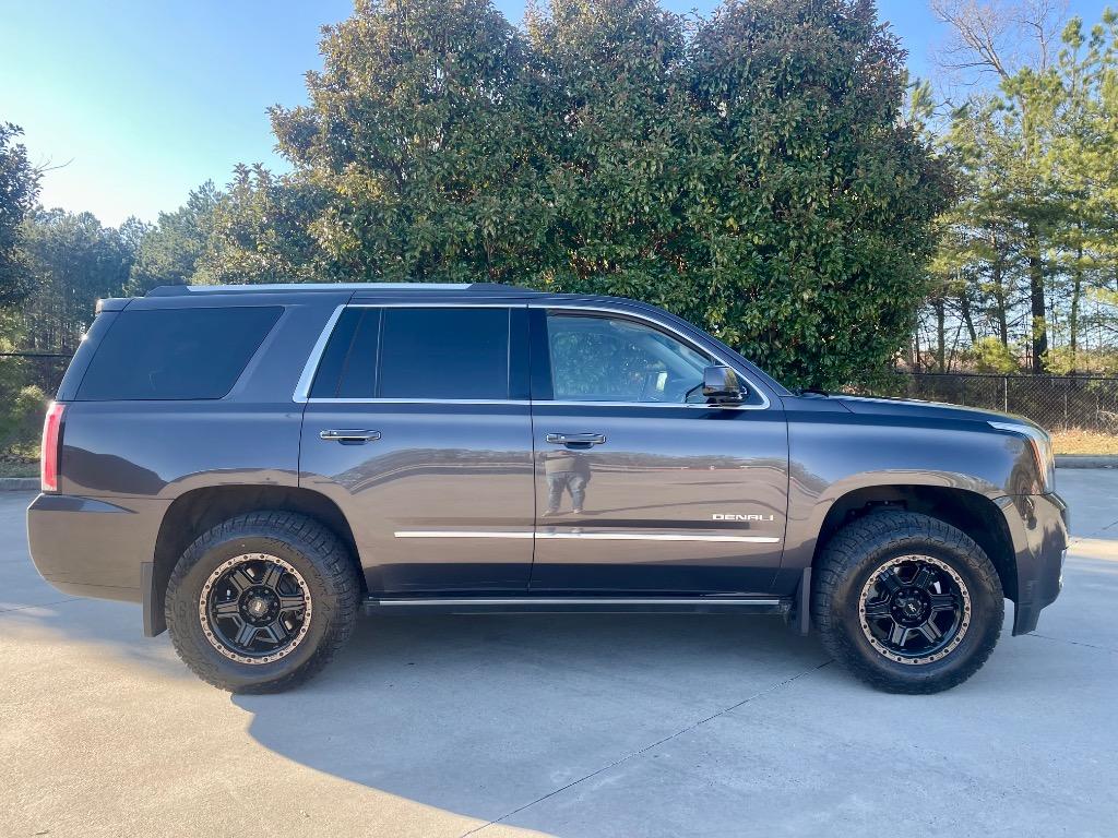 2017 GMC Yukon Denali photo