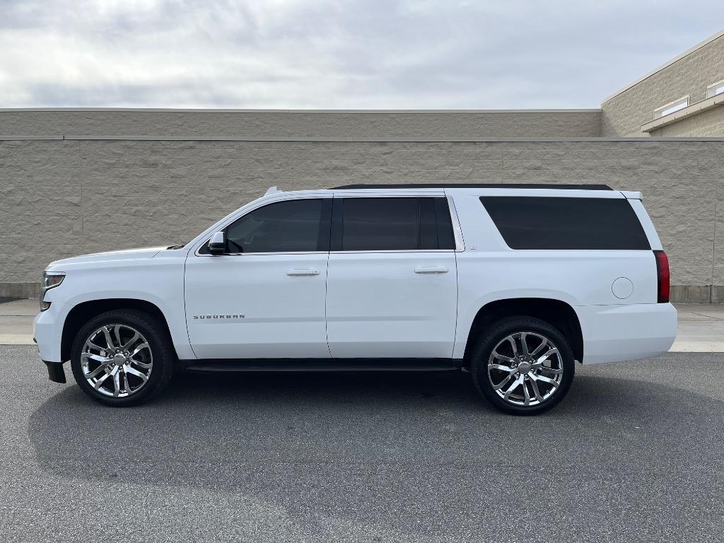 2018 Chevrolet Suburban 1500 LT photo