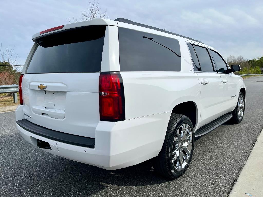 2018 Chevrolet Suburban 1500 LT photo