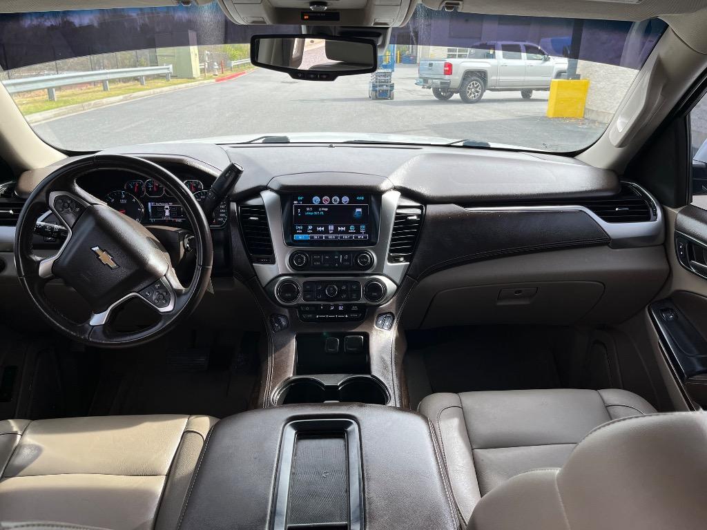 2018 Chevrolet Suburban 1500 LT photo