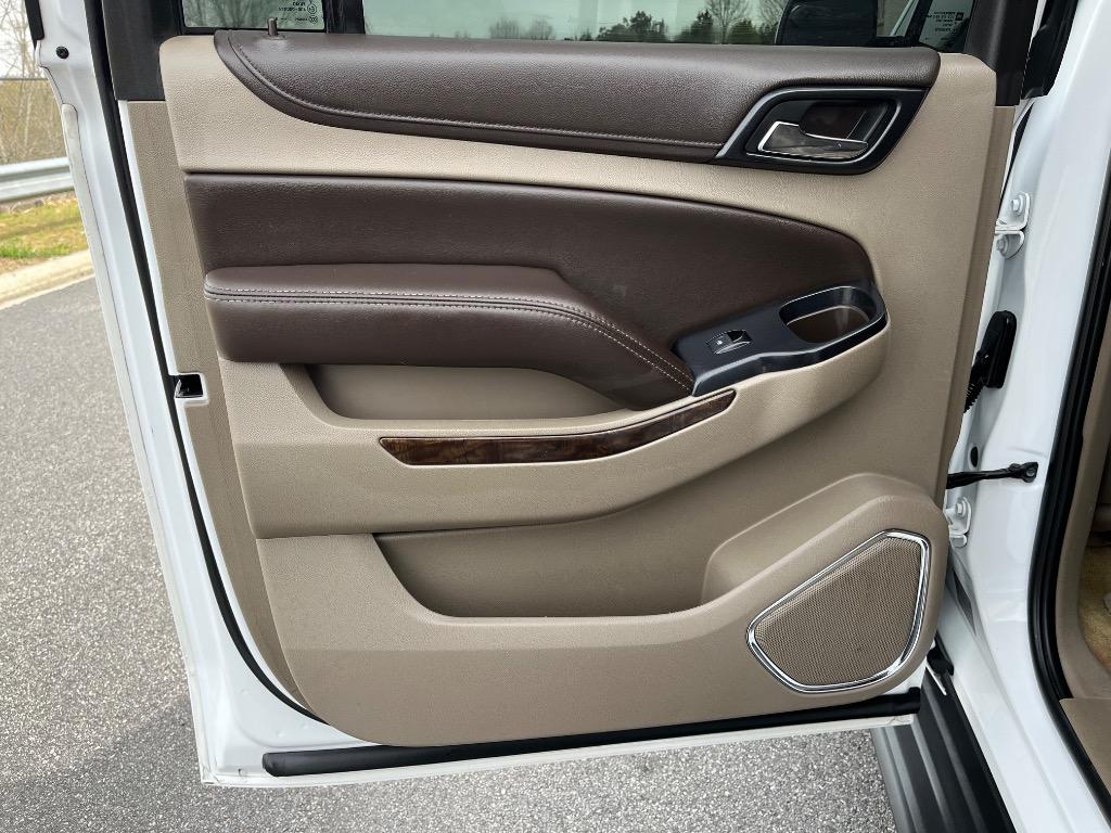 2018 Chevrolet Suburban 1500 LT photo
