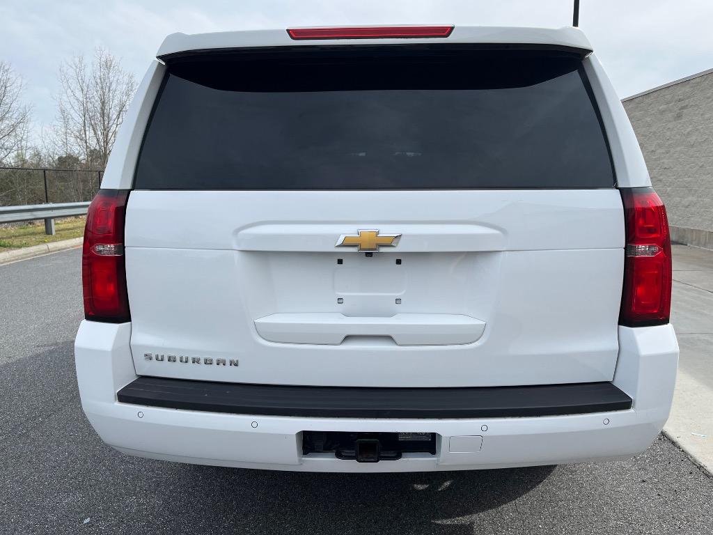 2018 Chevrolet Suburban 1500 LT photo