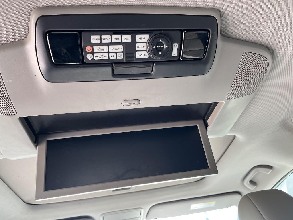 2015 Honda Odyssey Touring photo