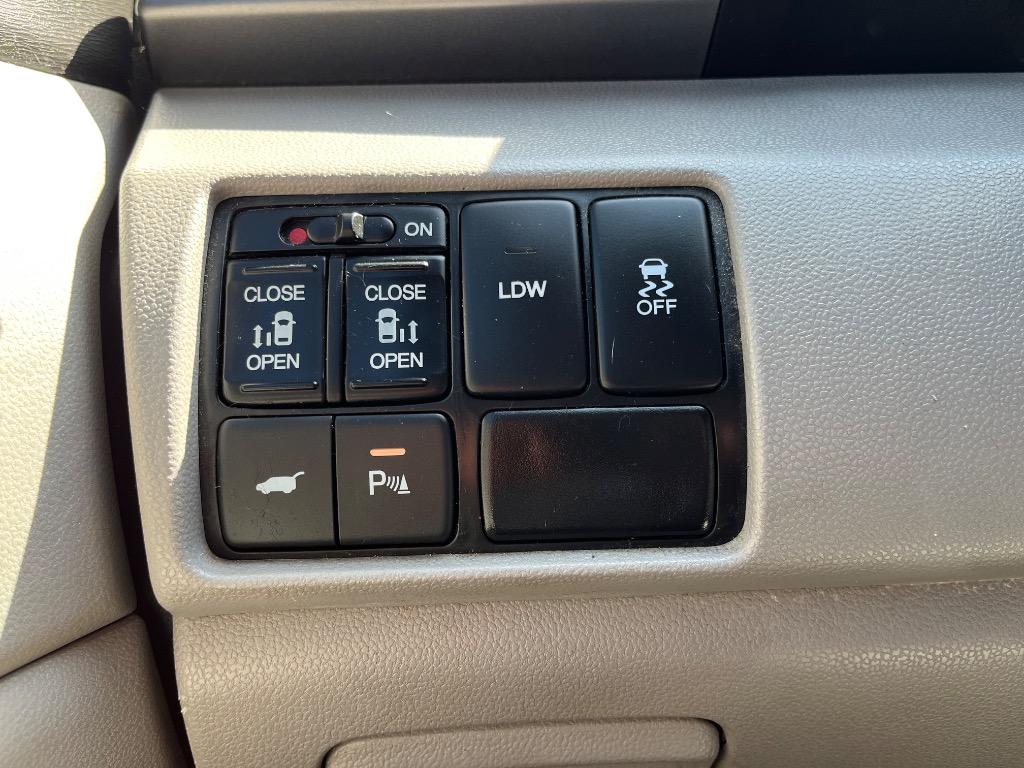 2015 Honda Odyssey Touring photo