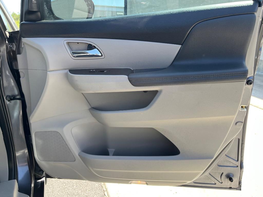 2015 Honda Odyssey Touring photo