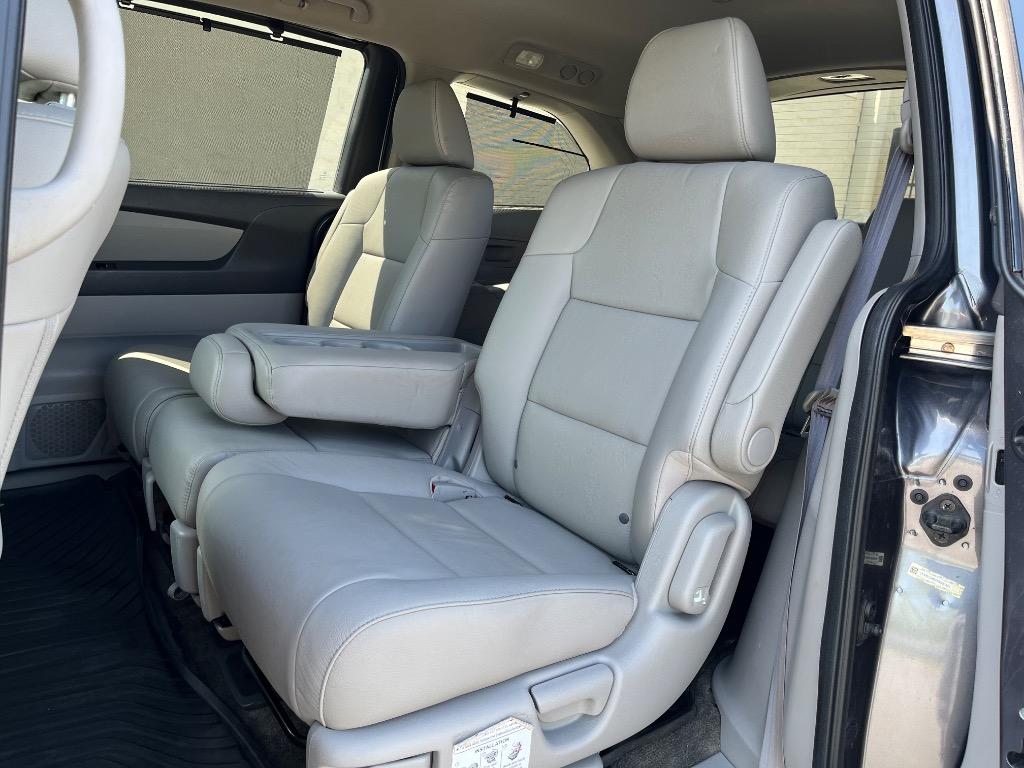 2015 Honda Odyssey Touring photo