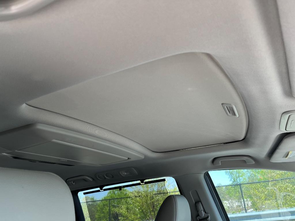 2015 Honda Odyssey Touring photo
