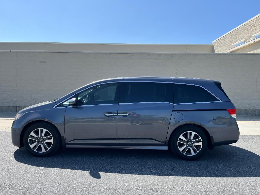 2015 Honda Odyssey Touring photo