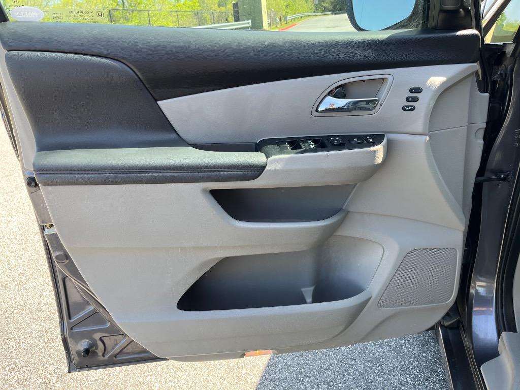 2015 Honda Odyssey Touring photo
