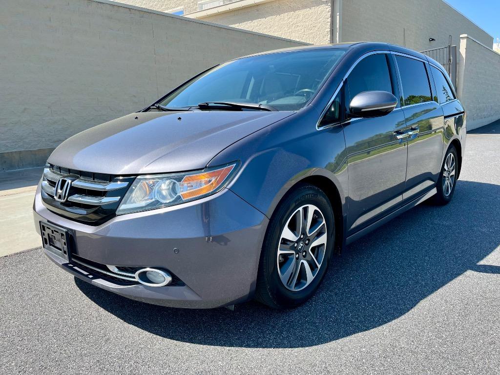 2015 Honda Odyssey Touring photo