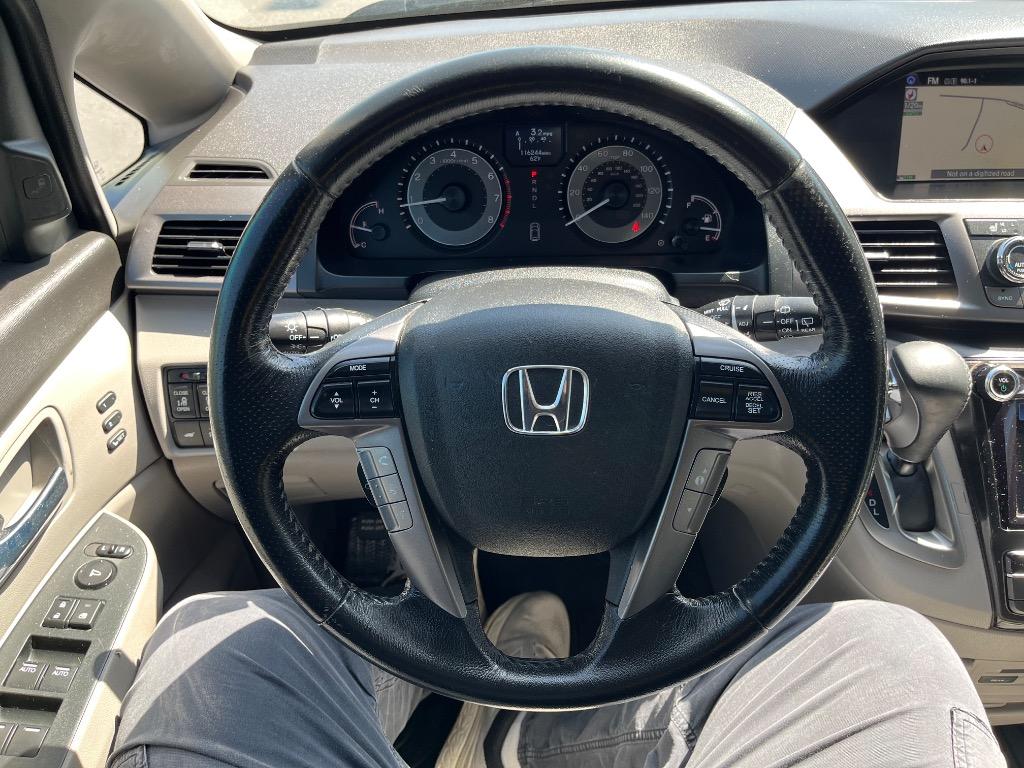2015 Honda Odyssey Touring photo