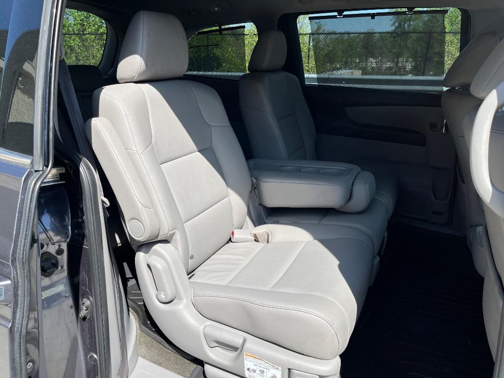 2015 Honda Odyssey Touring photo