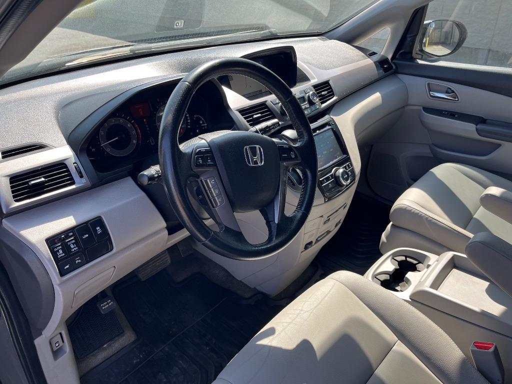 2015 Honda Odyssey Touring photo