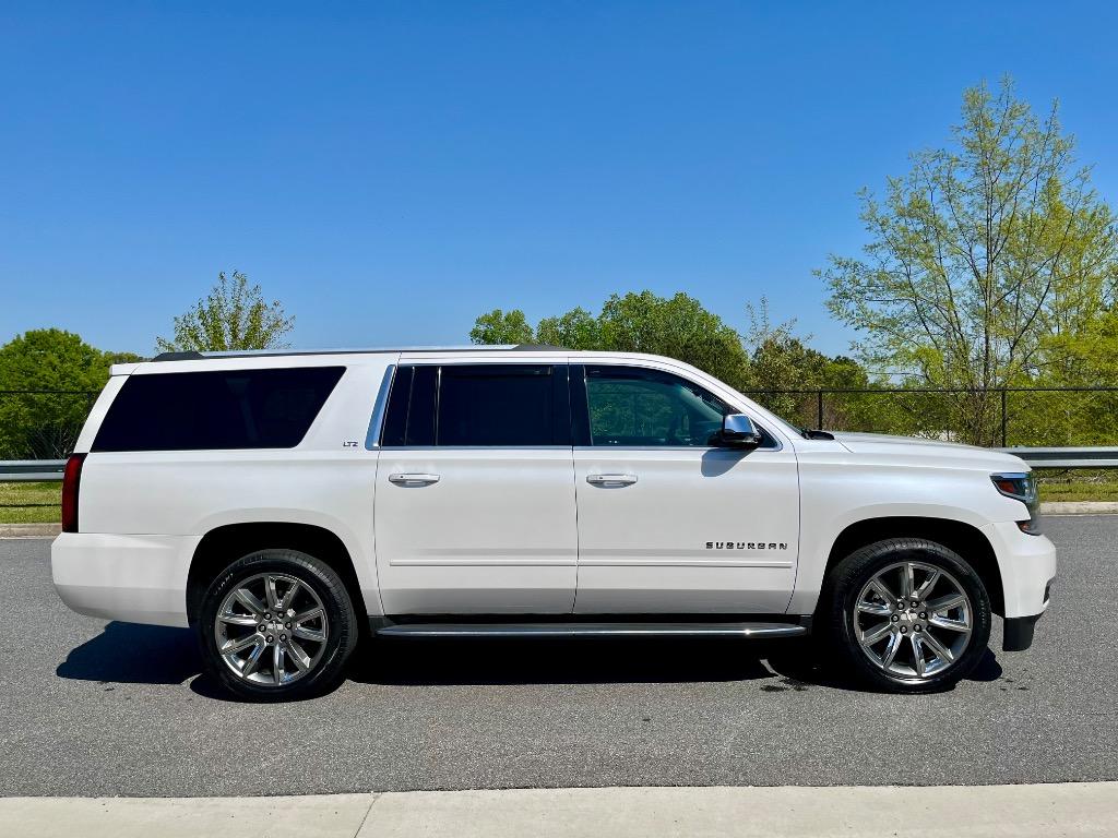 2016 Chevrolet Suburban 1500 LTZ photo