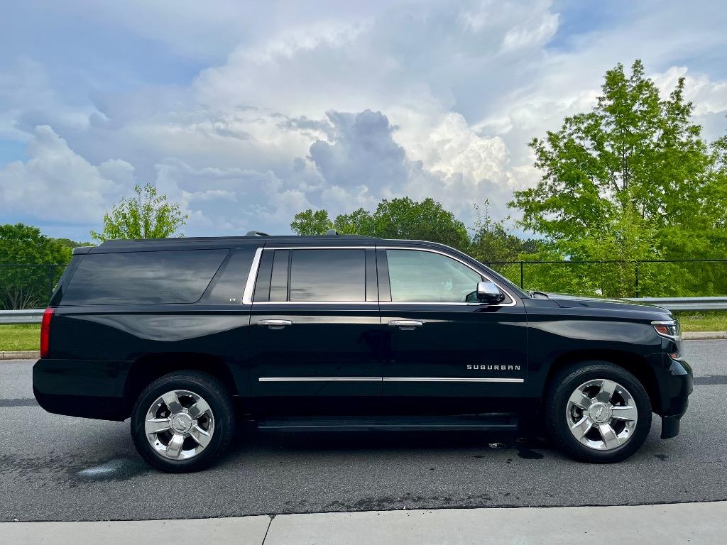 2016 Chevrolet Suburban 1500 LT photo