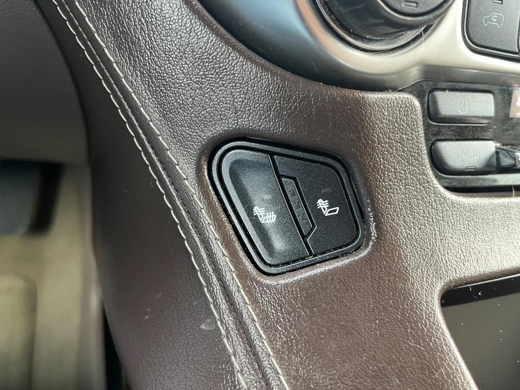 2016 Chevrolet Suburban 1500 LT photo