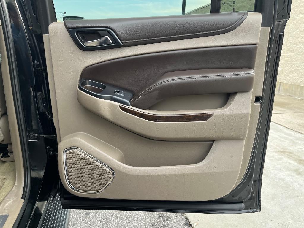 2016 Chevrolet Suburban 1500 LT photo