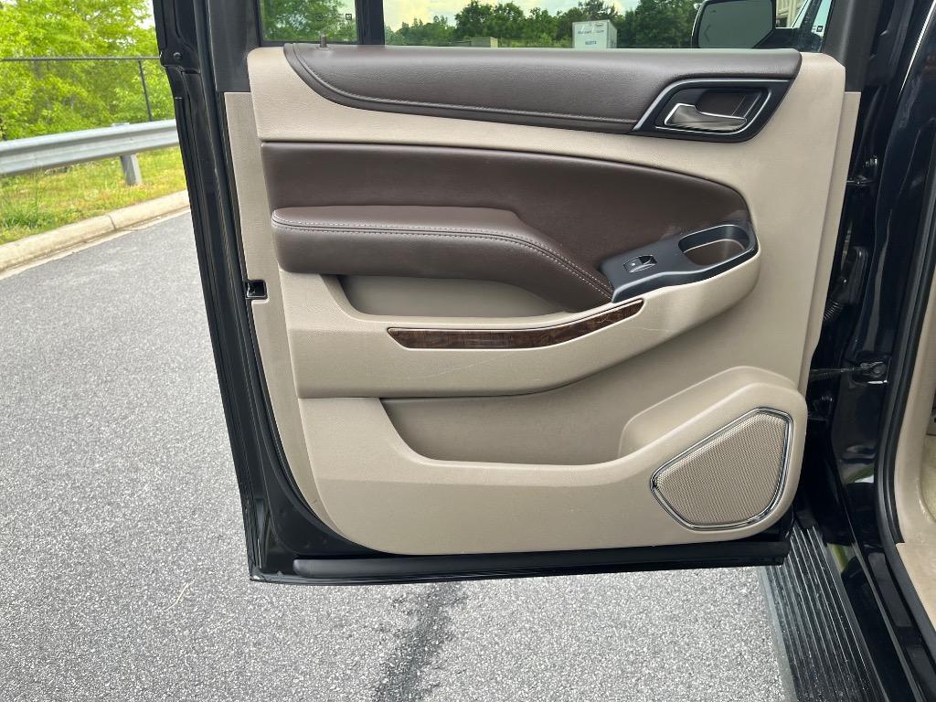 2016 Chevrolet Suburban 1500 LT photo