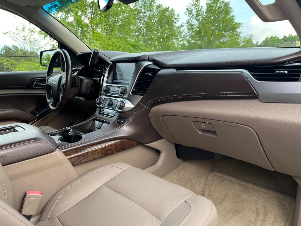 2016 Chevrolet Suburban 1500 LT photo