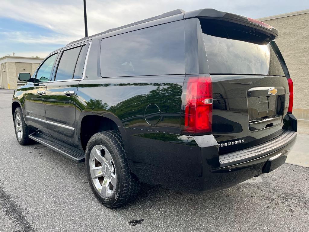 2016 Chevrolet Suburban 1500 LT photo