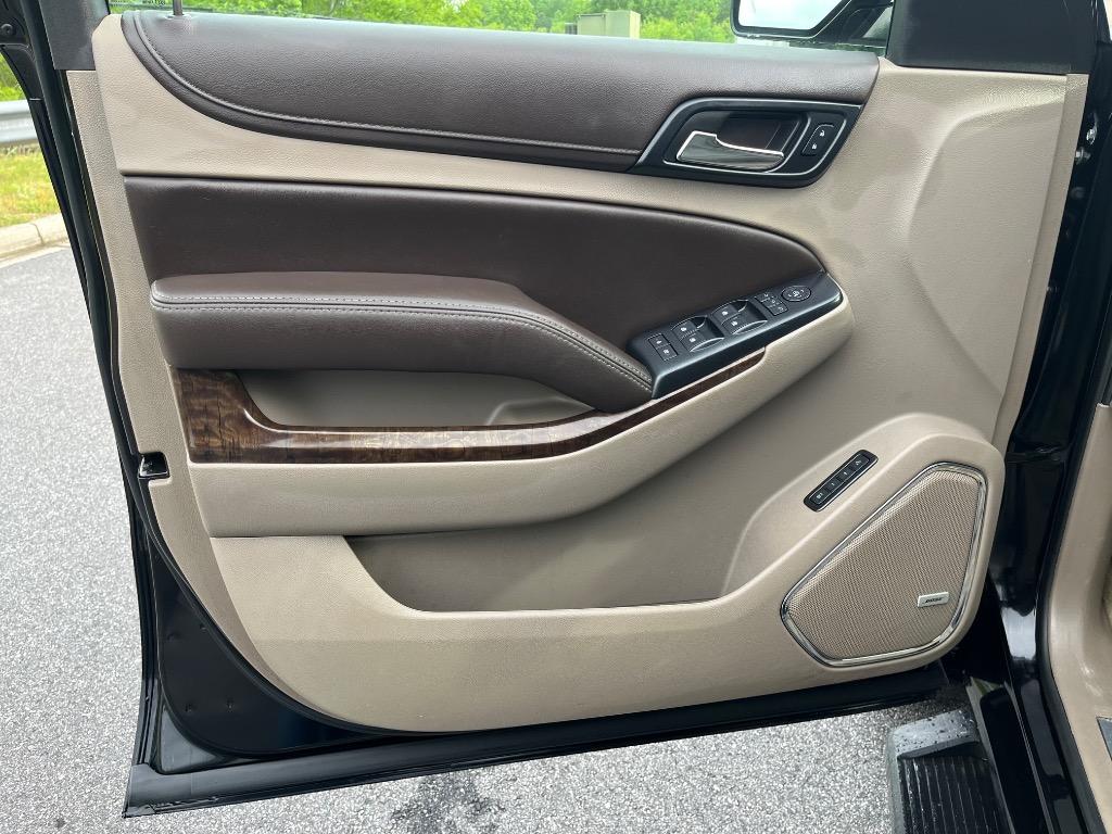 2016 Chevrolet Suburban 1500 LT photo