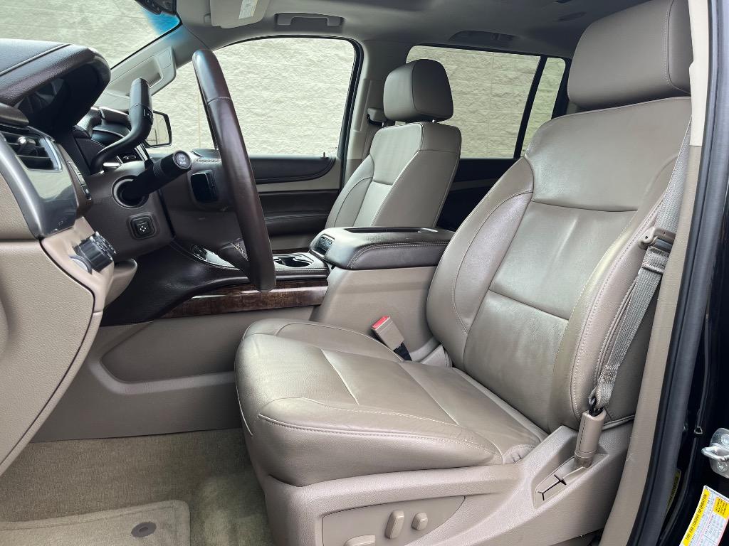 2016 Chevrolet Suburban 1500 LT photo