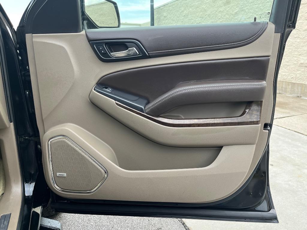 2016 Chevrolet Suburban 1500 LT photo