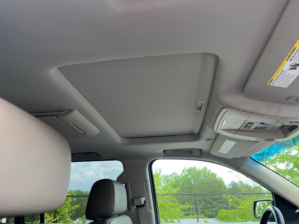 2016 Chevrolet Suburban 1500 LT photo
