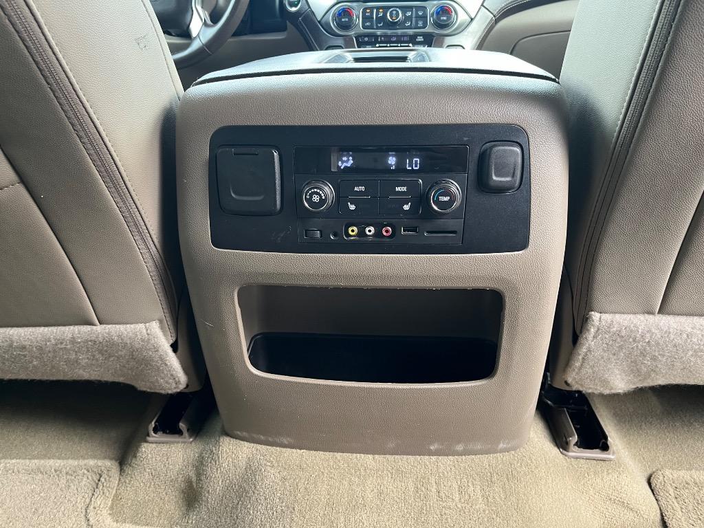 2016 Chevrolet Suburban 1500 LT photo