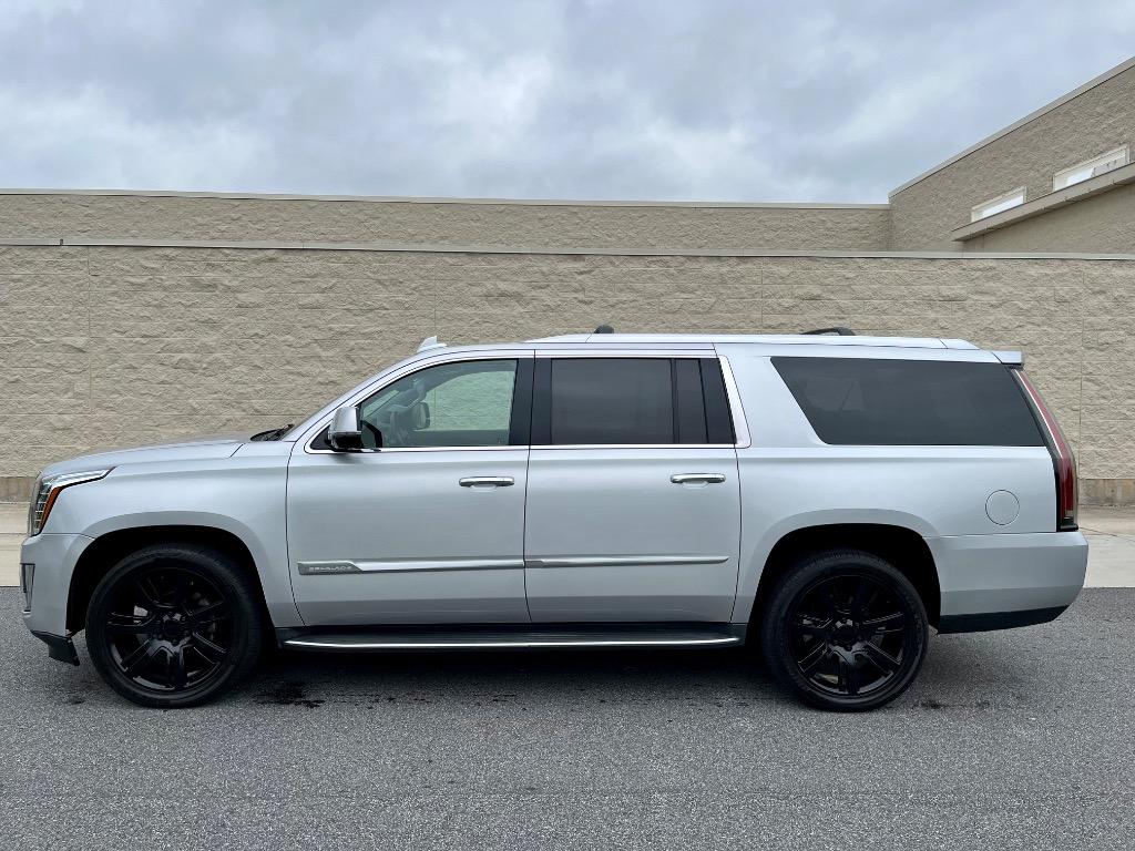 2016 Cadillac Escalade ESV Luxury photo