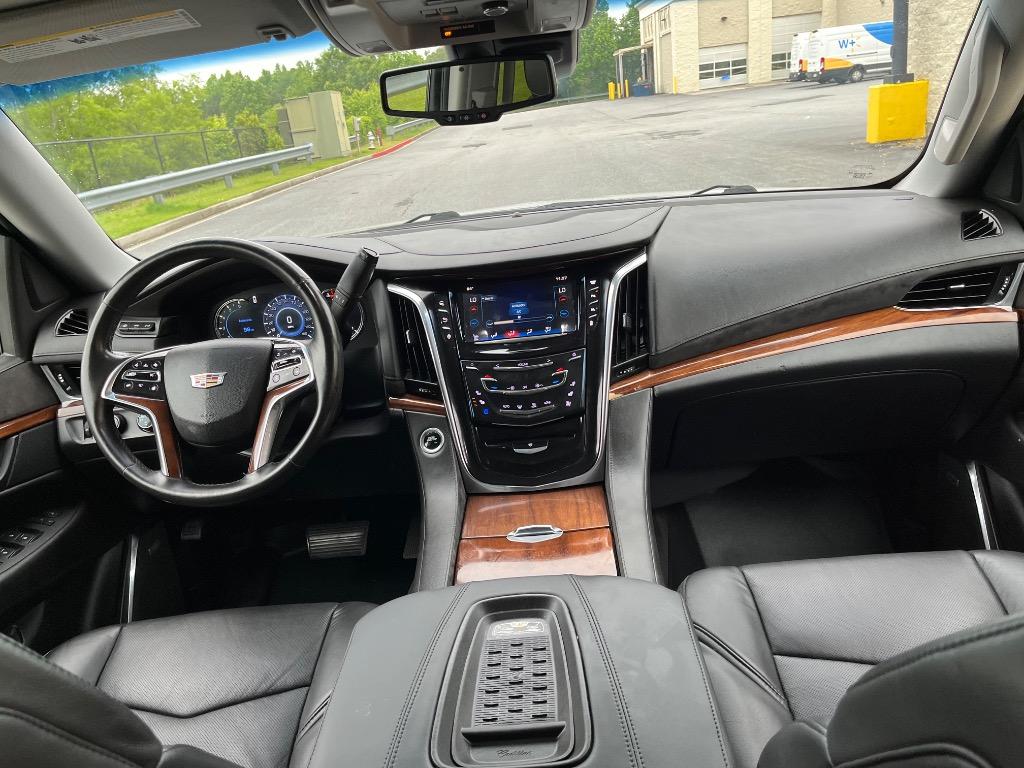 2016 Cadillac Escalade ESV Luxury photo
