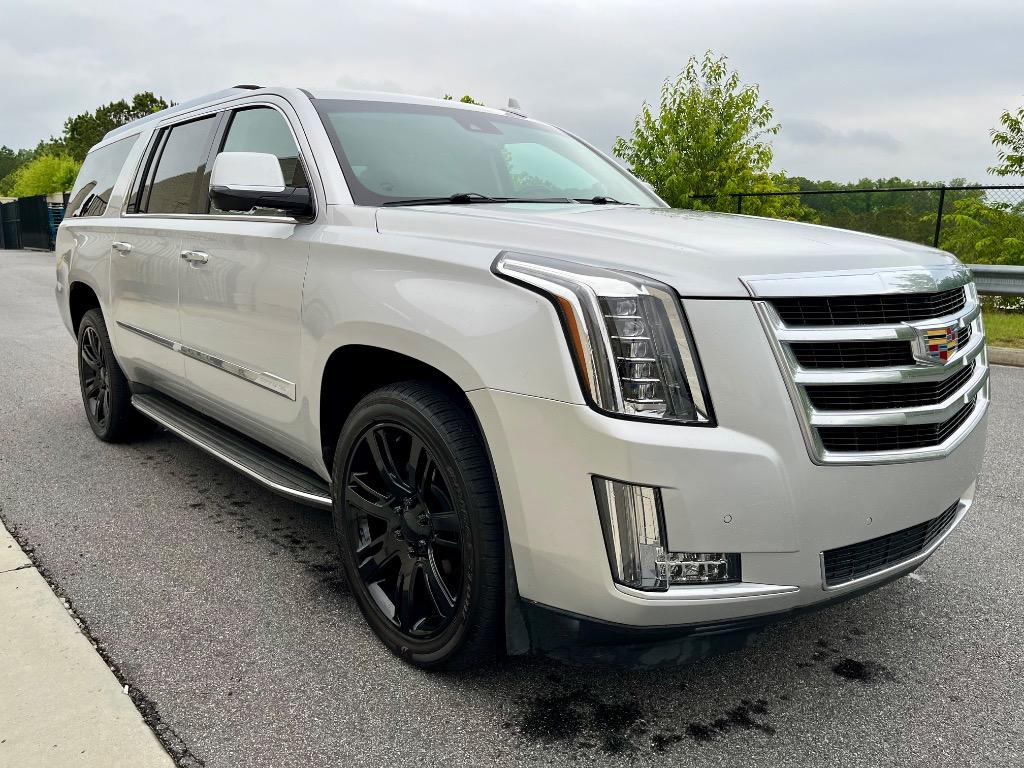 2016 Cadillac Escalade ESV Luxury photo