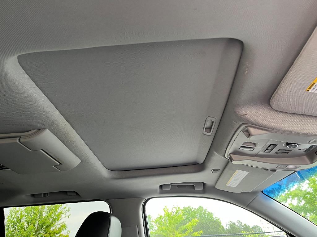 2016 Cadillac Escalade ESV Luxury photo