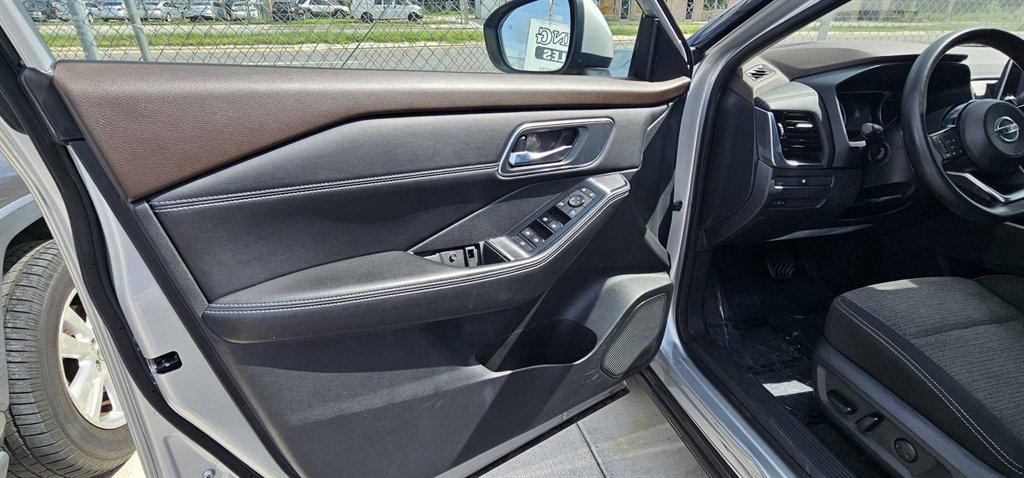 2021 Nissan Rogue - $25,999