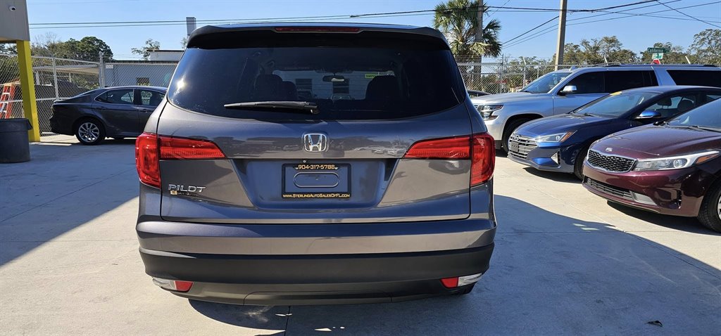 2017 Honda Pilot LX photo