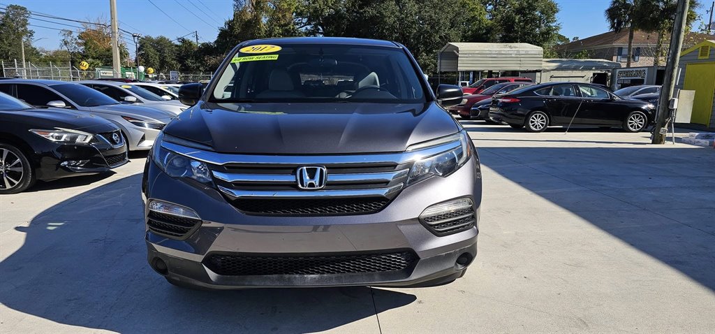 2017 Honda Pilot LX photo