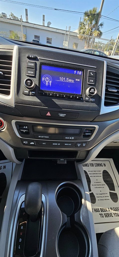 2017 Honda Pilot LX photo