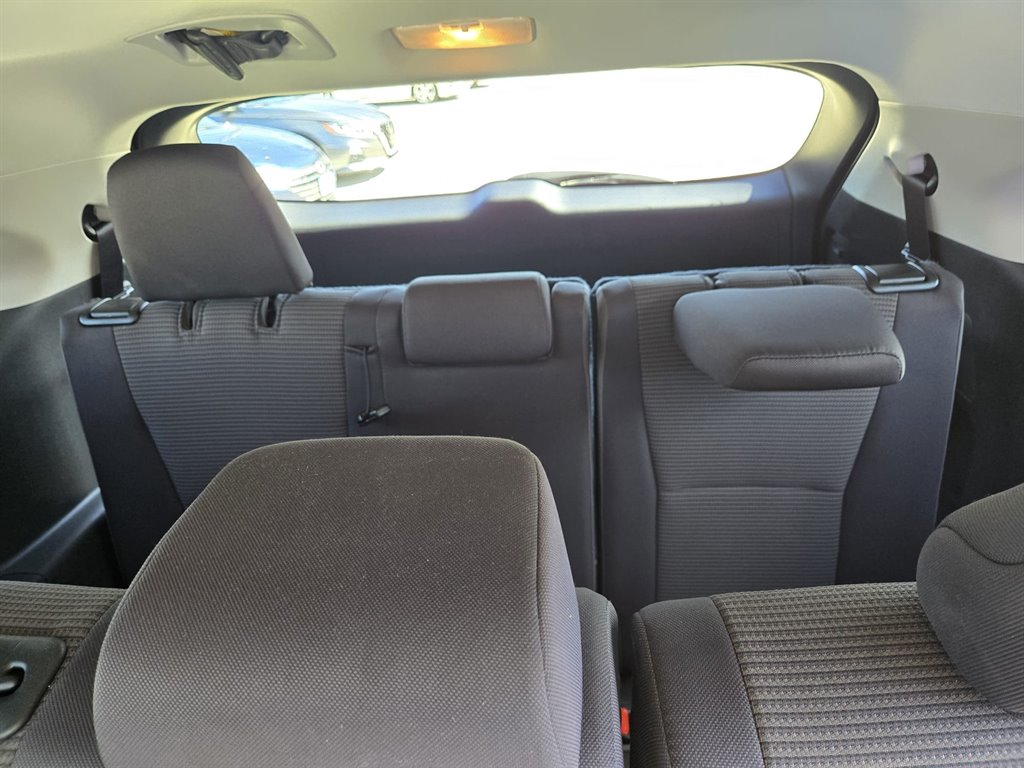 2022 Toyota Highlander LE photo