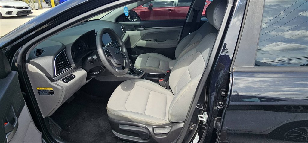 2017 Hyundai Elantra - $14,500
