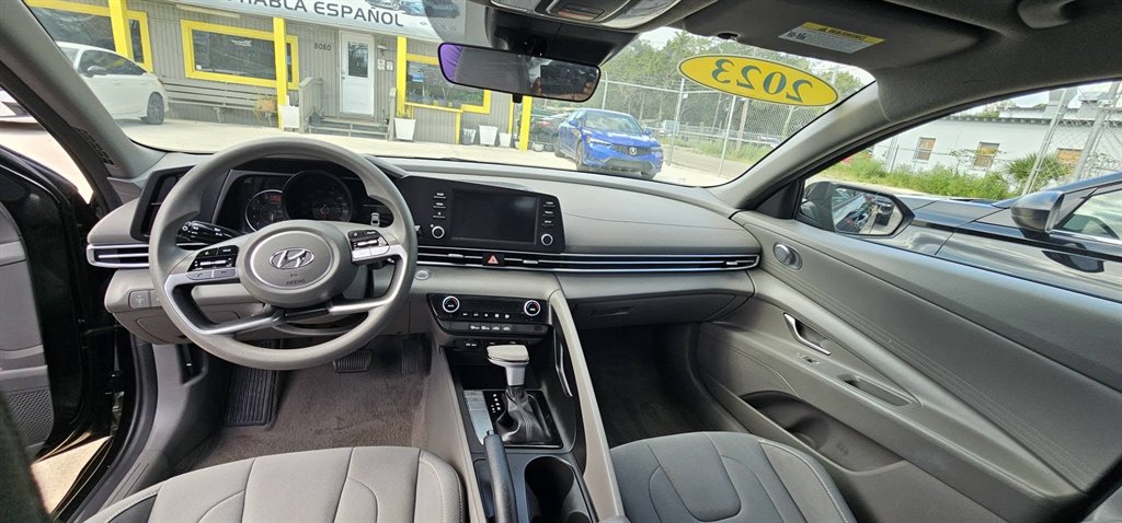2023 Hyundai Elantra - $26,999