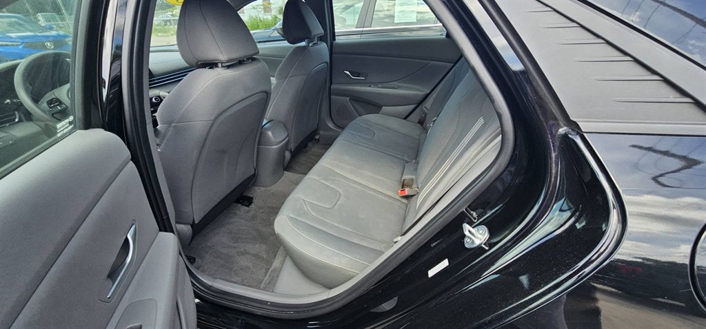 2023 Hyundai Elantra - $26,999