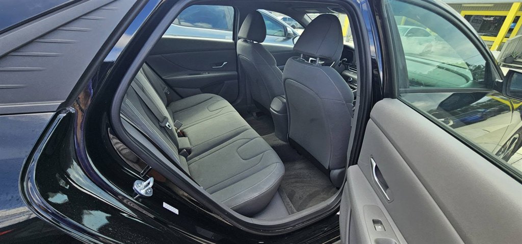 2023 Hyundai Elantra - $26,999