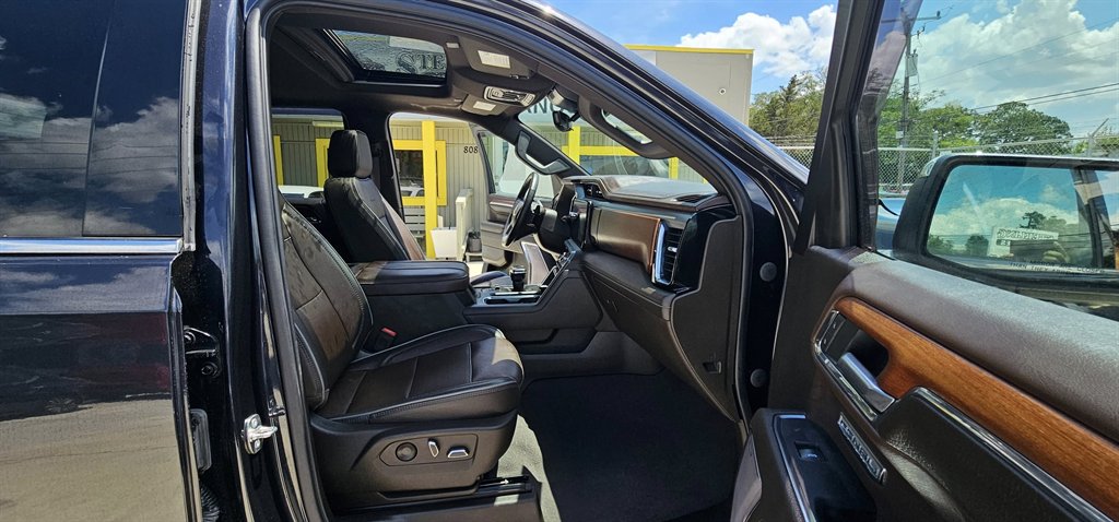 2023 GMC Sierra - $61,999
