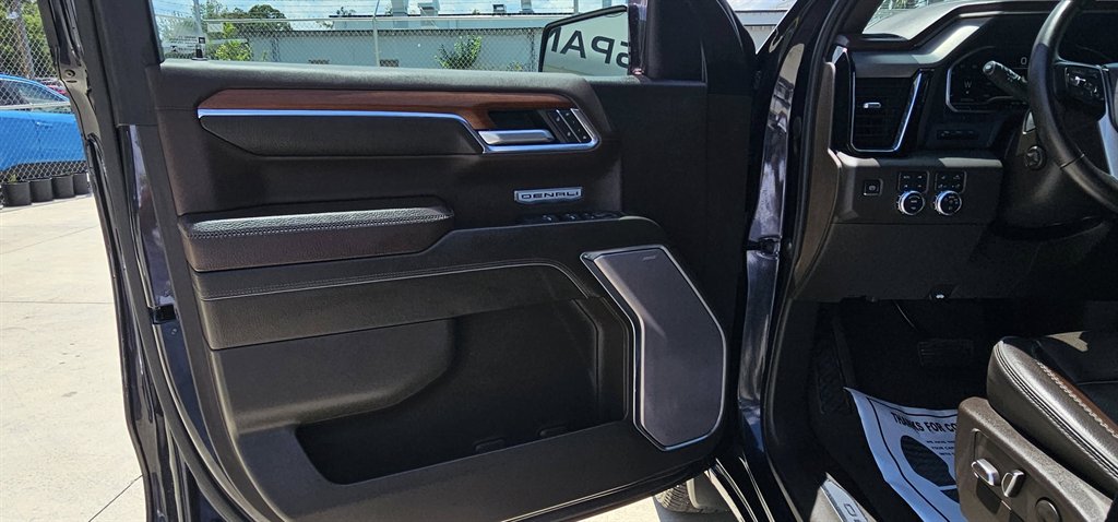 2023 GMC Sierra - $61,999
