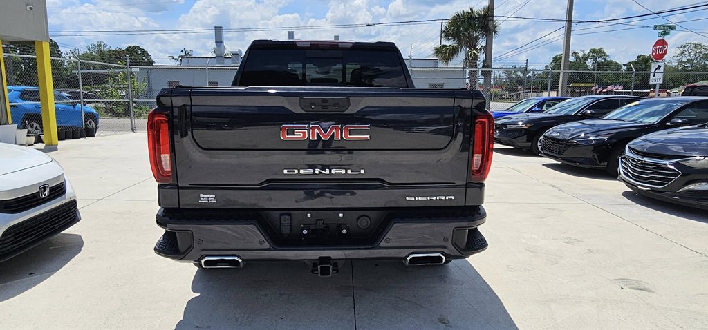 2023 GMC Sierra - $61,999