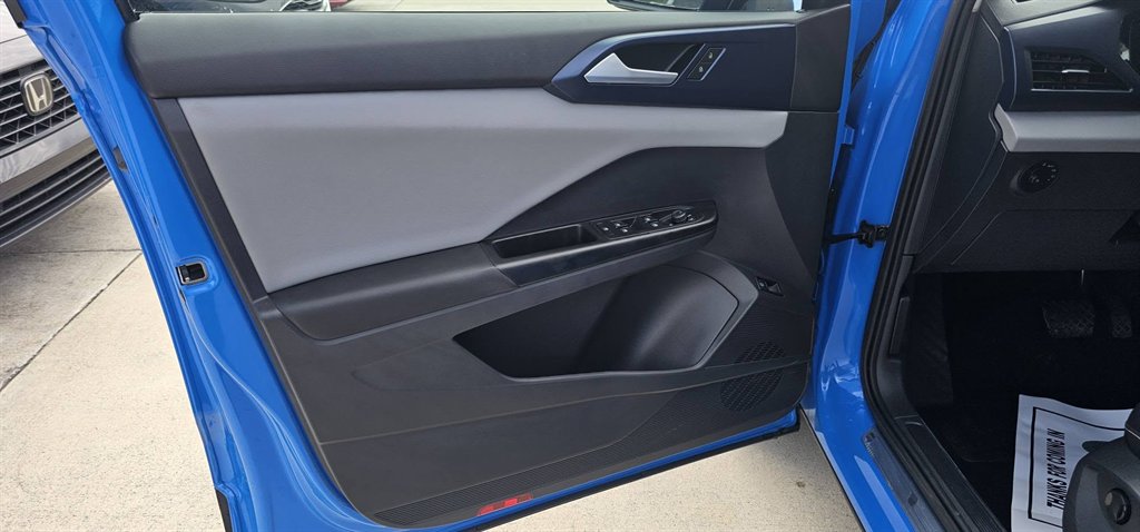 2023 Volkswagen Taos - $25,999