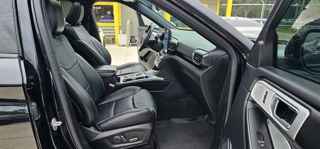 2020 Ford Explorer - $32,999