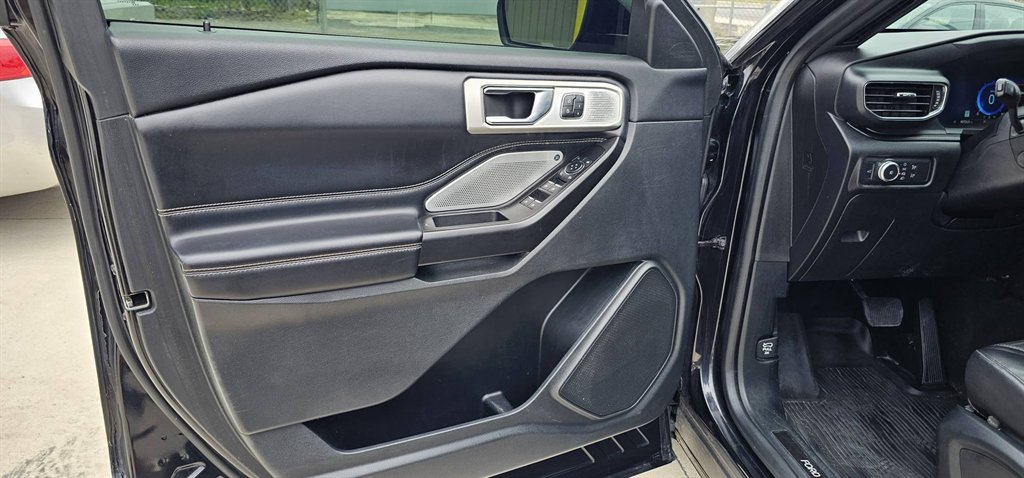 2020 Ford Explorer - $32,999
