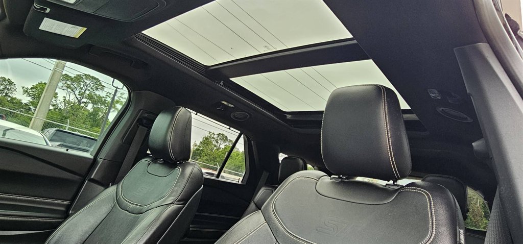 2020 Ford Explorer - $32,999